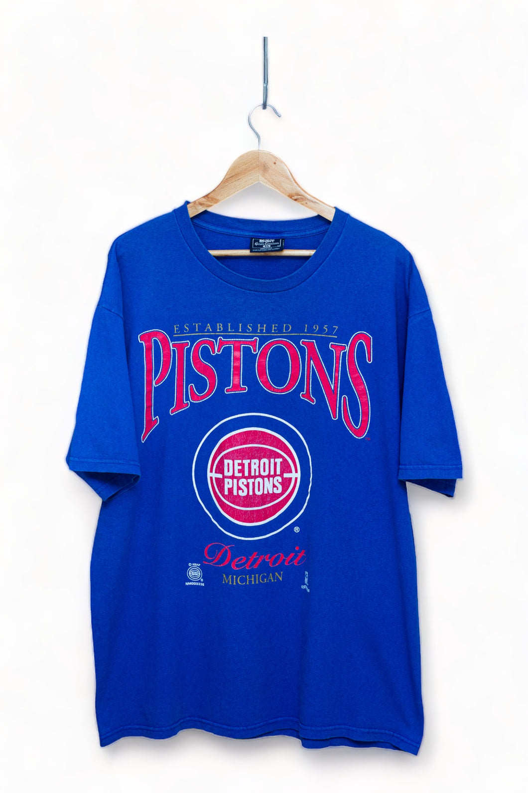 Detroit Pistons NBA Team Logo Spell Out T-Shirt (XL)